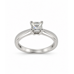 Pre Owned Platinum Princess Cut Diamond Solitaire Ring ZC45